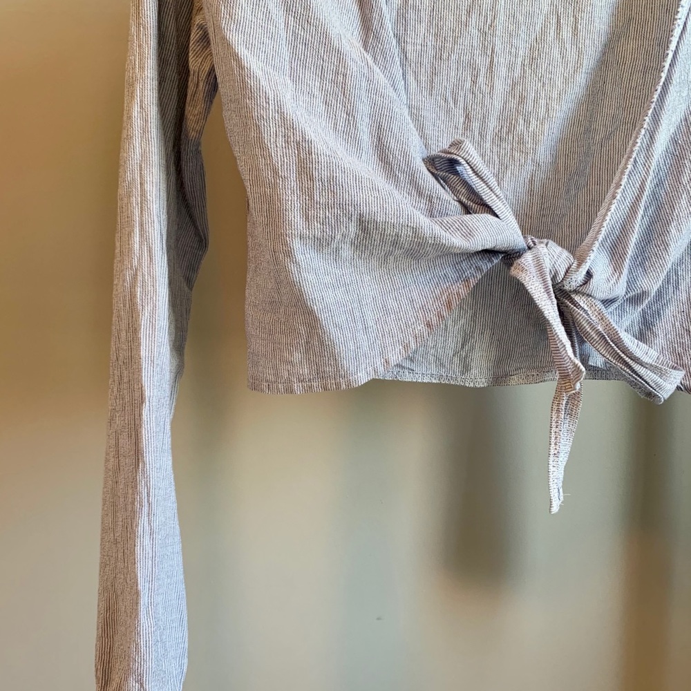 Brandy Melville Tie Front Top - Picture 3 of 4